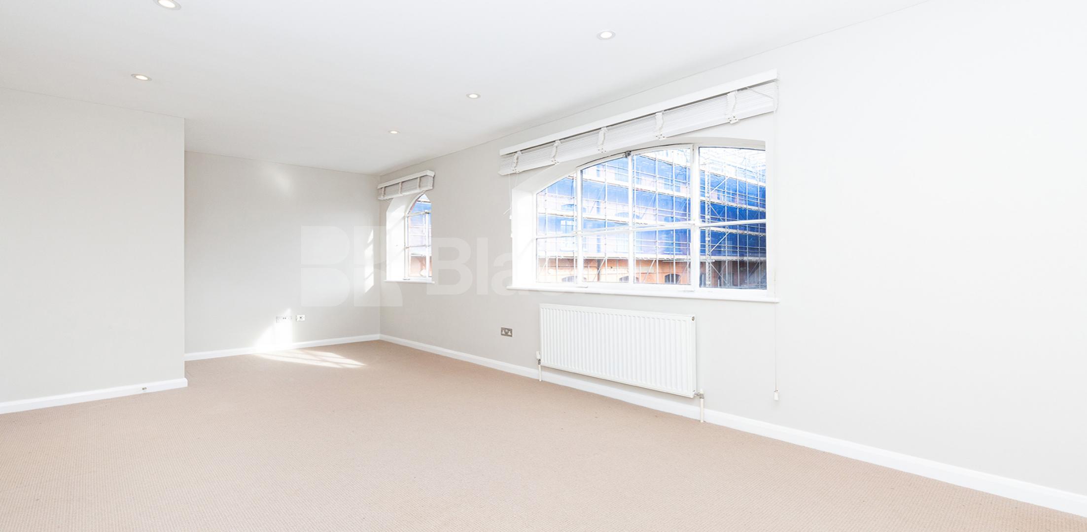 			3 BEDROOM MEWS HOUSE, 3 Bedroom, 1 bath, 1 reception Mews House			 Dove Road, CANONBURY 